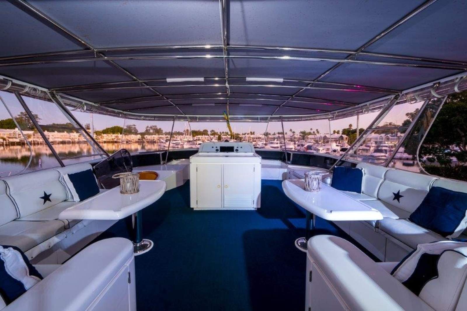 Monte Fino 86 Flybridge photo 11