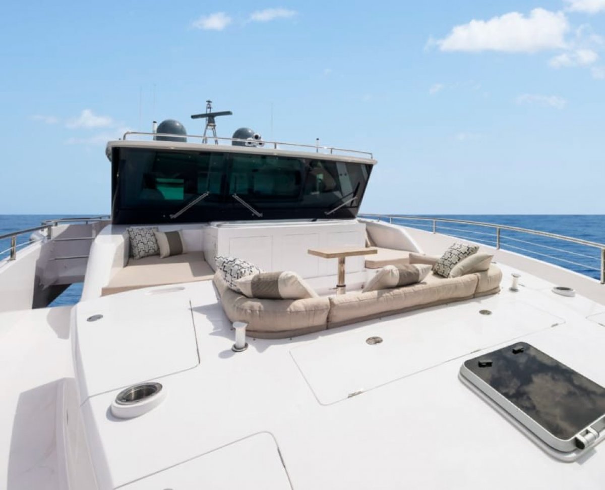 Horizon Yacht FD87 Skyline photo 13