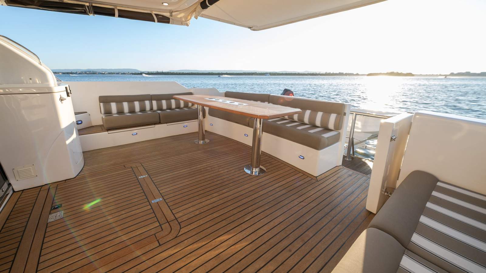 Dyna 51 Flybridge photo 12