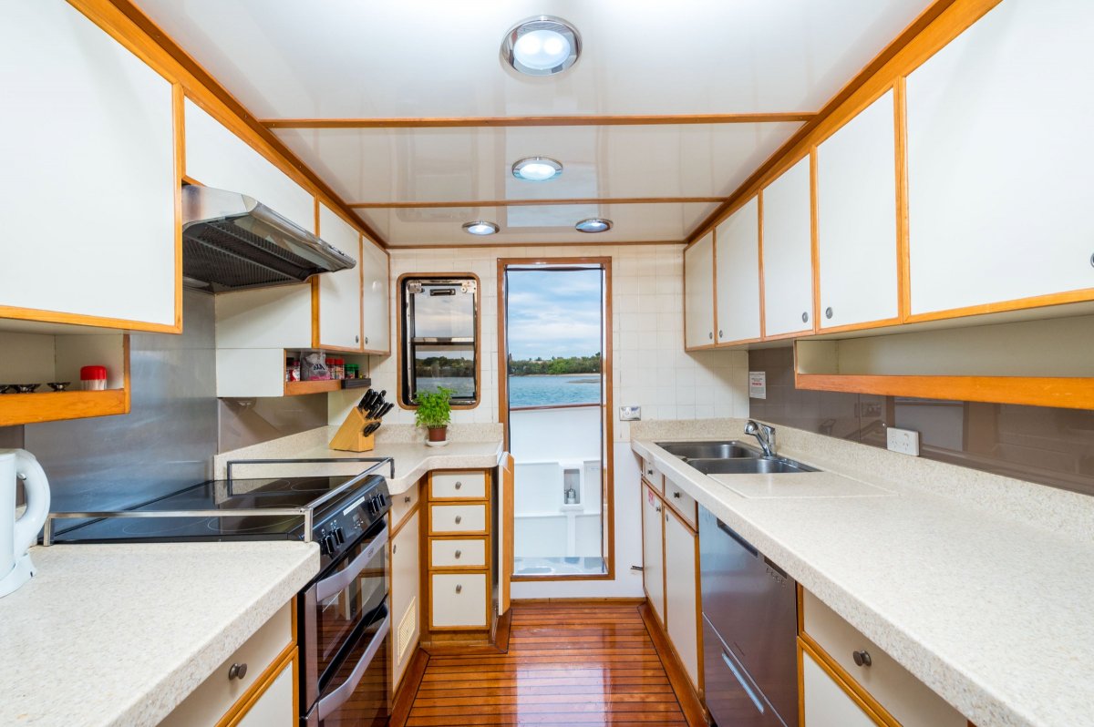 GeTa 86ft Motor Yacht photo 16