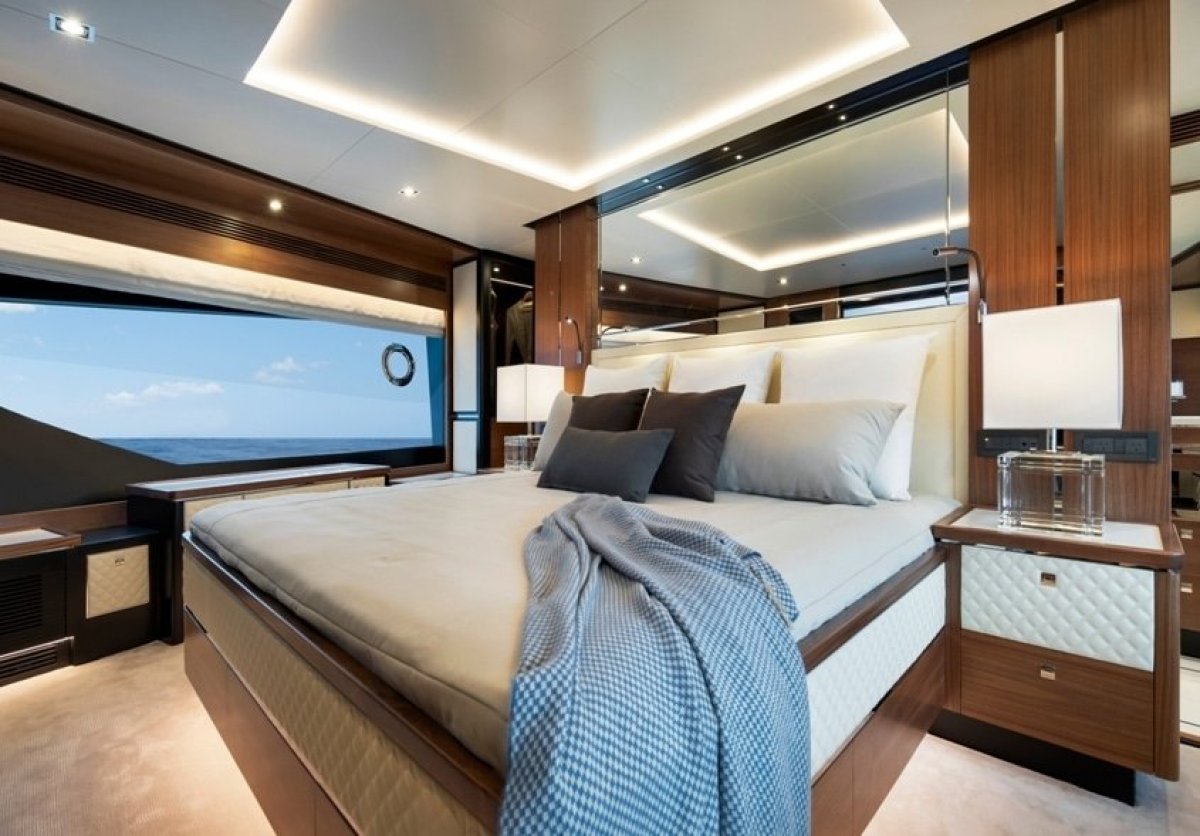 Horizon Yacht FD87 Skyline photo 16