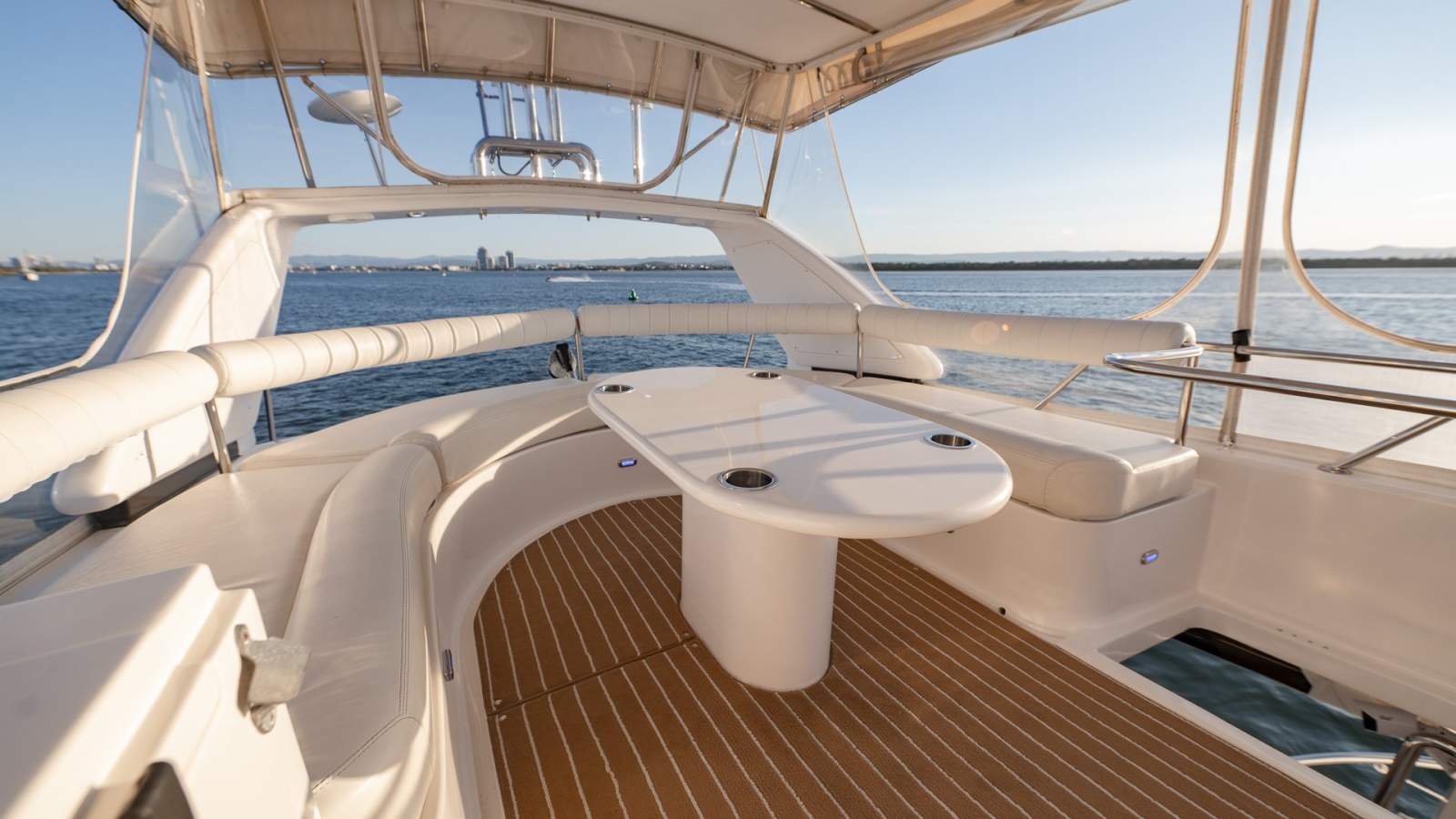 Dyna 51 Flybridge photo 15
