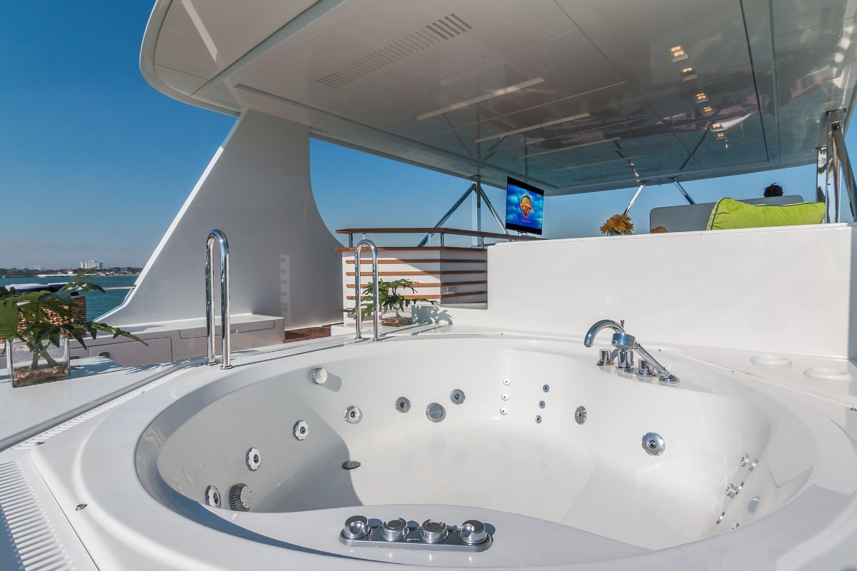 Vicem Yachts Cruiser 107 photo 21