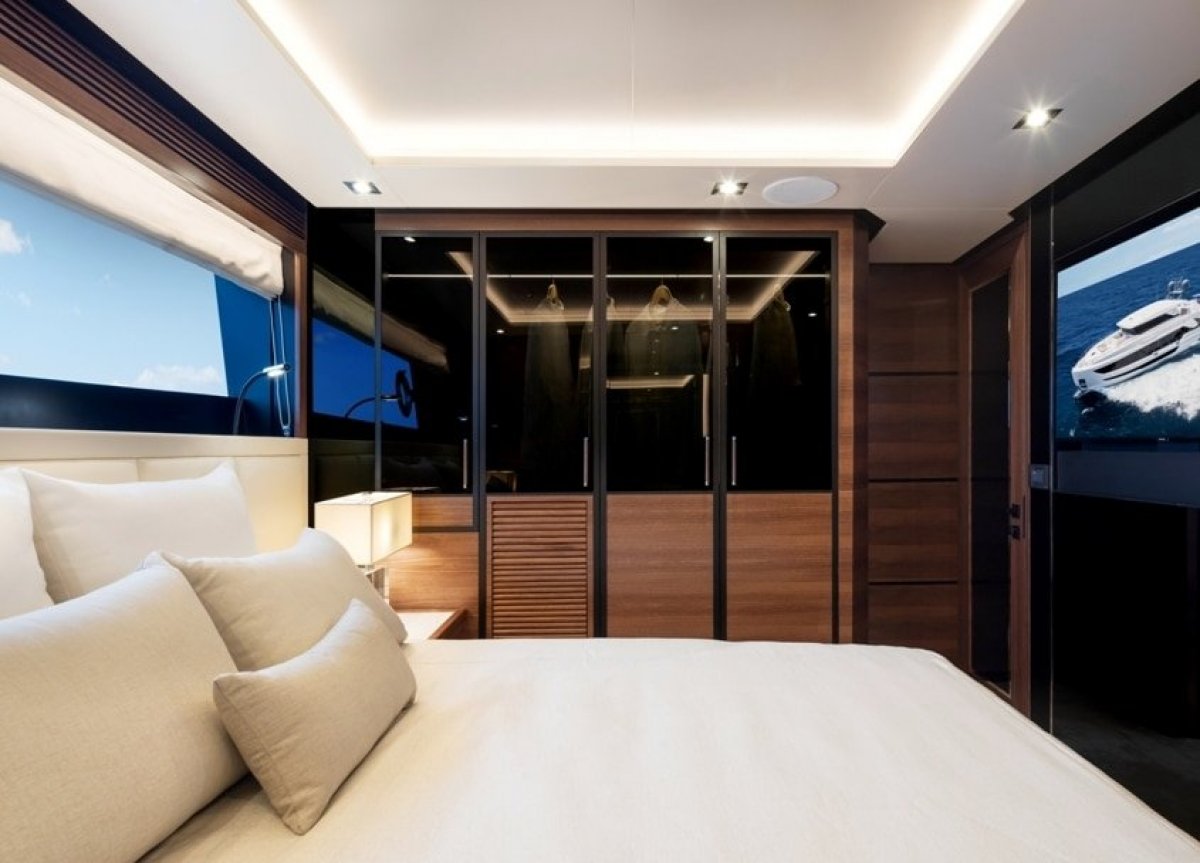 Horizon Yacht FD87 Skyline photo 21