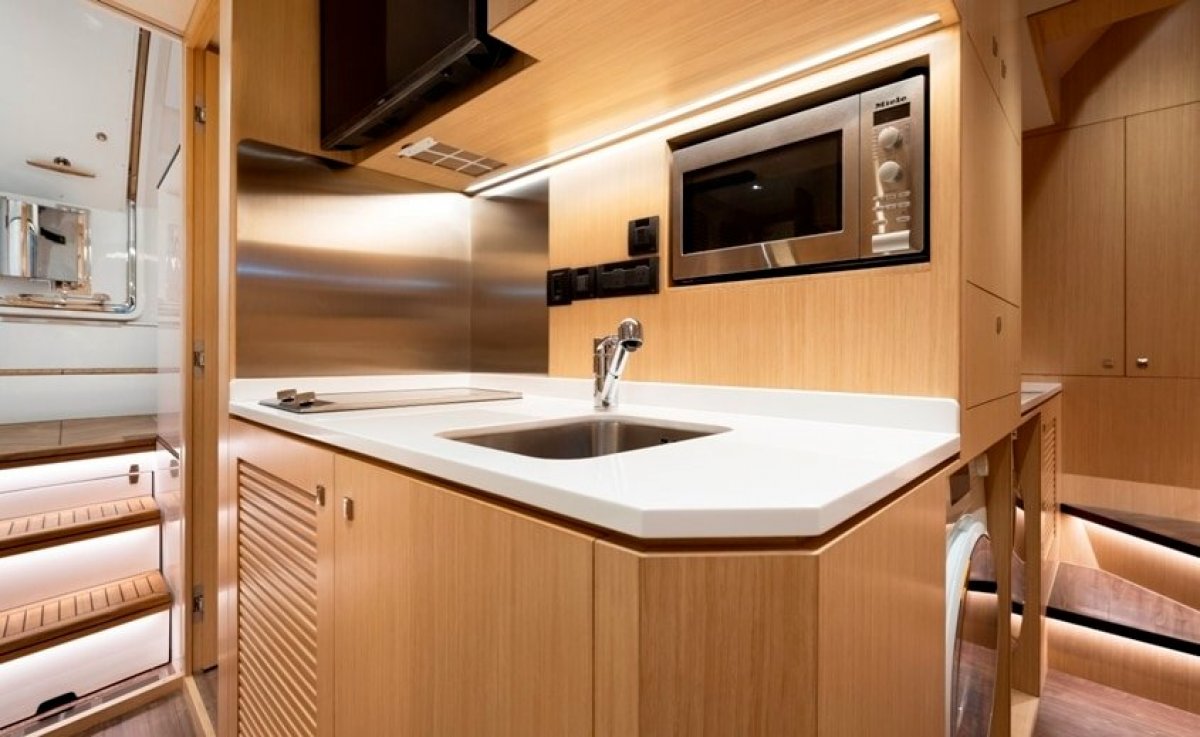 Horizon Yacht FD87 Skyline photo 25
