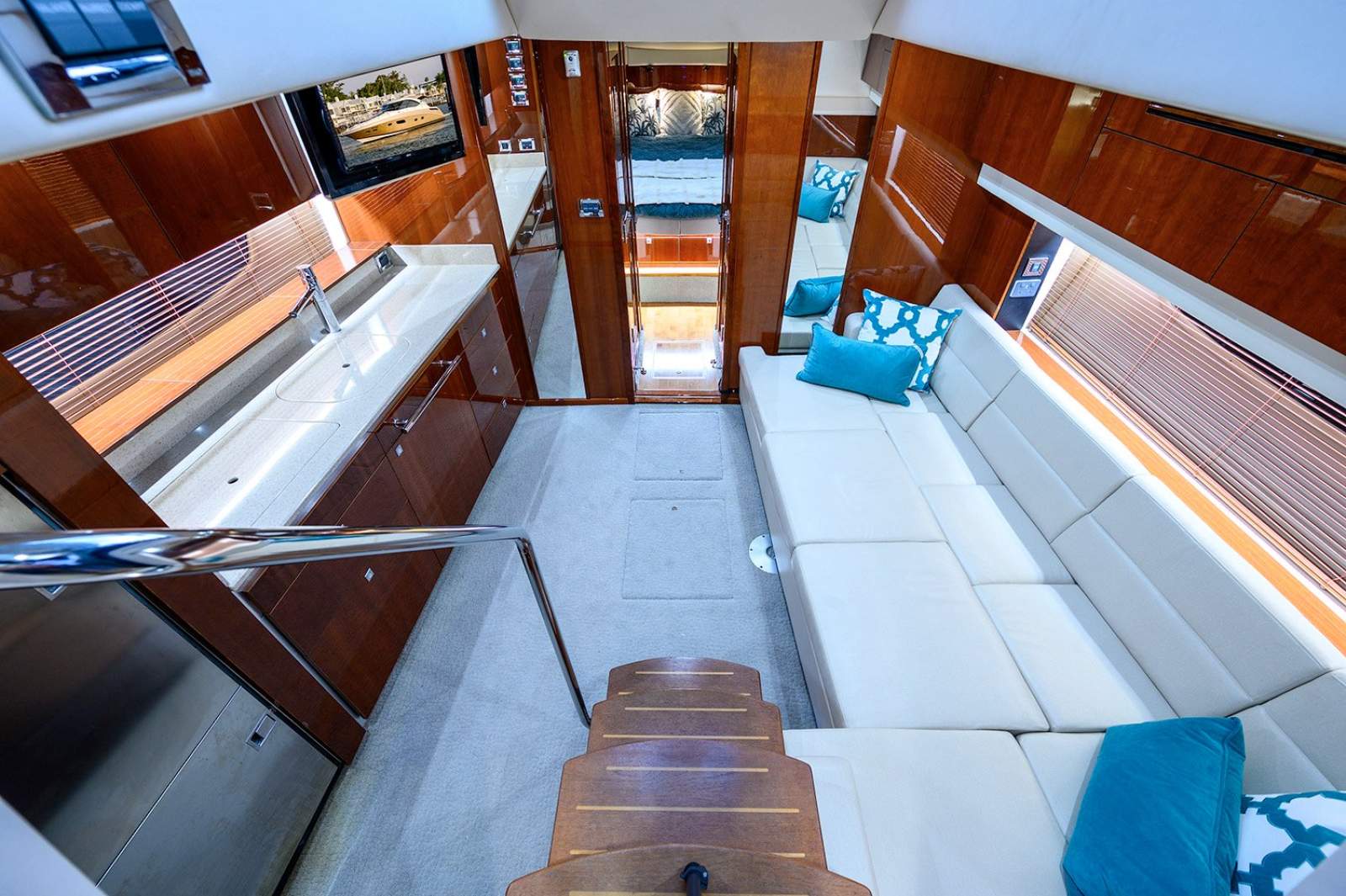 Sea Ray 470 Sundancer photo 25