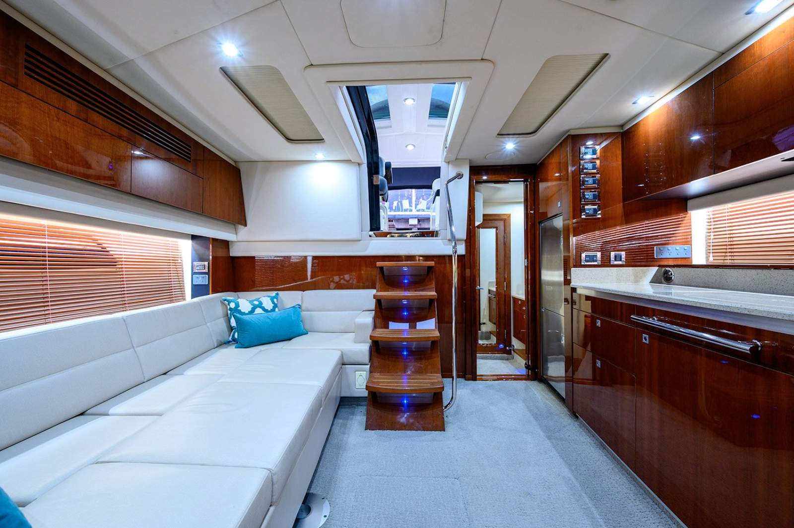 Sea Ray 470 Sundancer photo 26