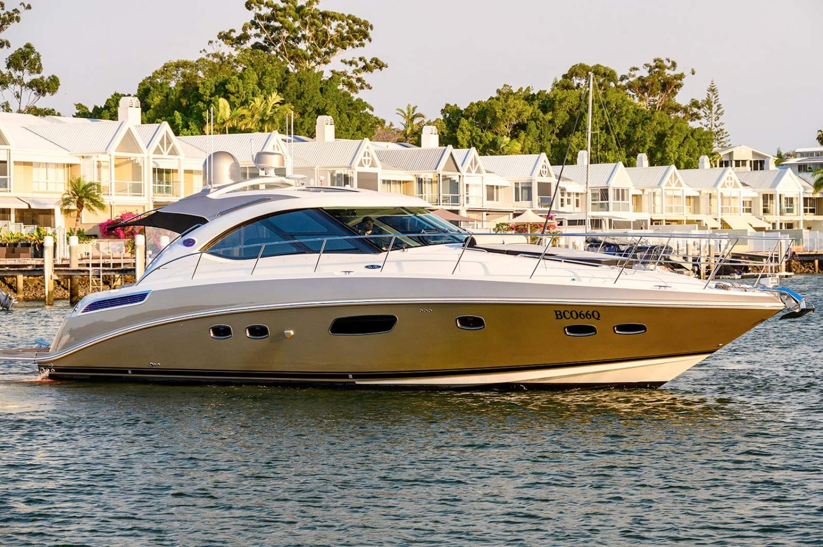 Sea Ray 470 Sundancer photo 3