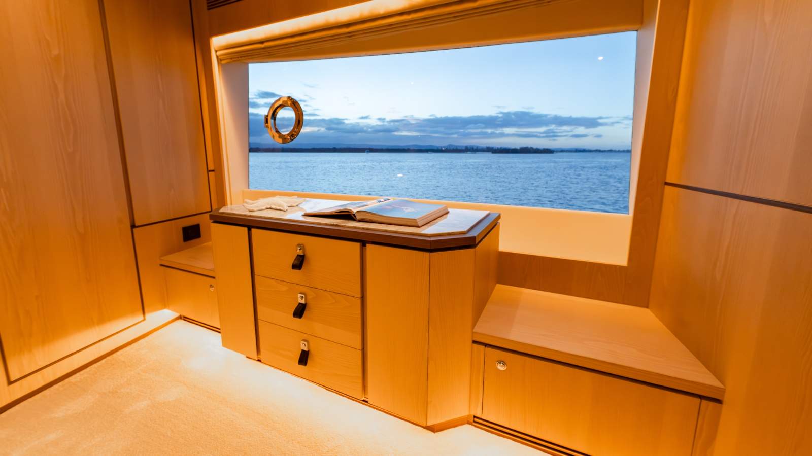Horizon Yacht FD90 photo 32