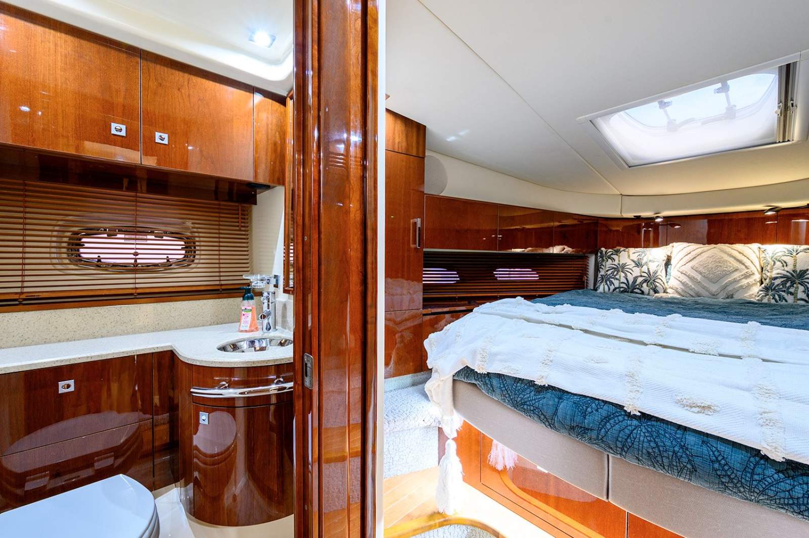 Sea Ray 470 Sundancer photo 35