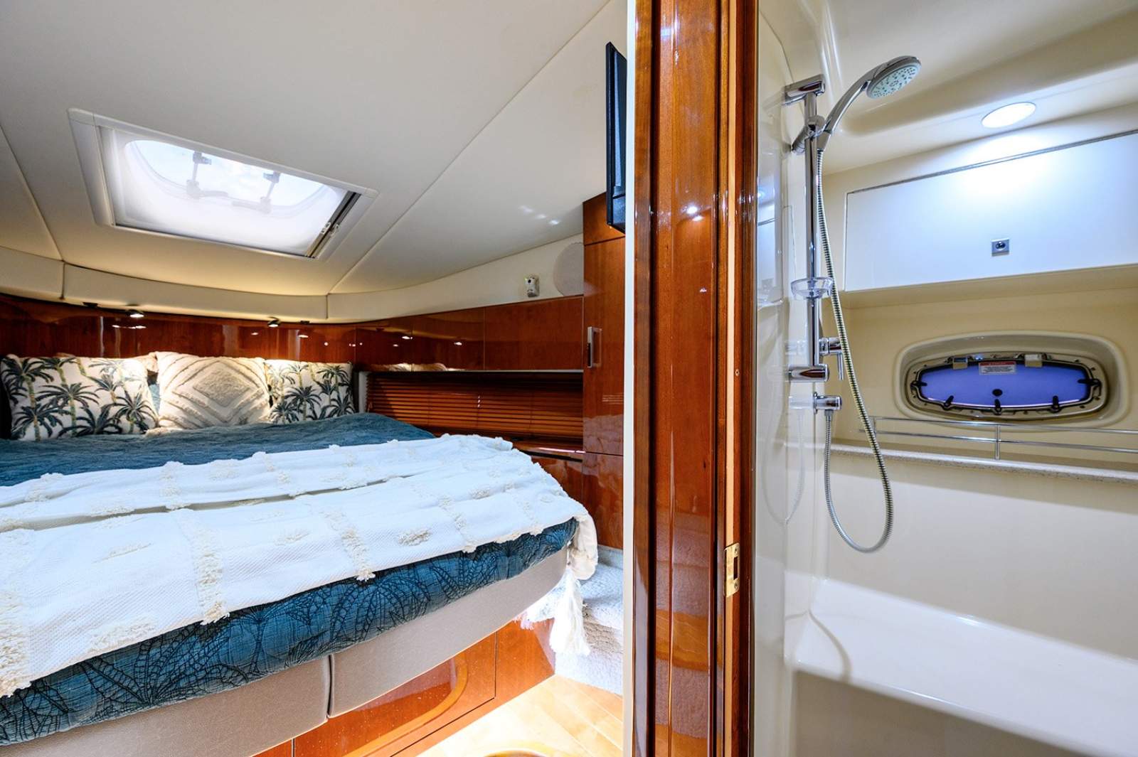 Sea Ray 470 Sundancer photo 36