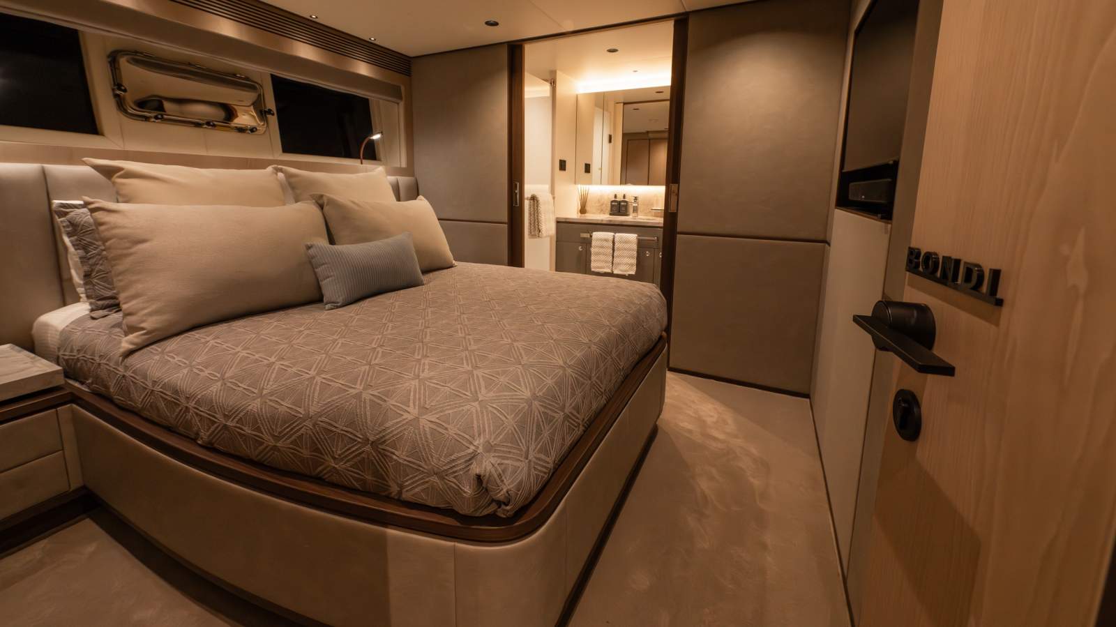 Horizon Yacht FD90 photo 38