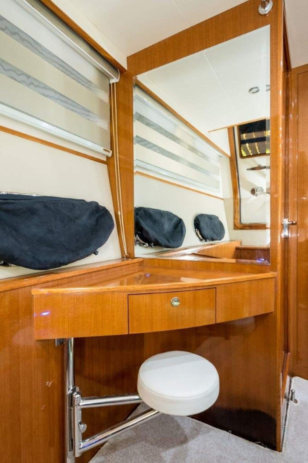 Alaska 49 Aft Cabin photo 35