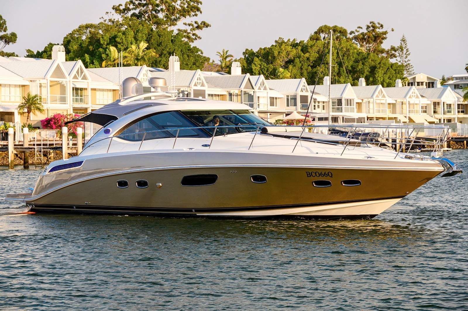Sea Ray 470 Sundancer photo 4