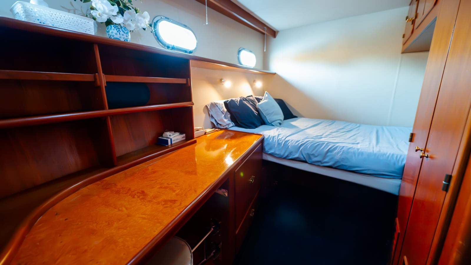DeFever 63 Explorer Yacht photo 43