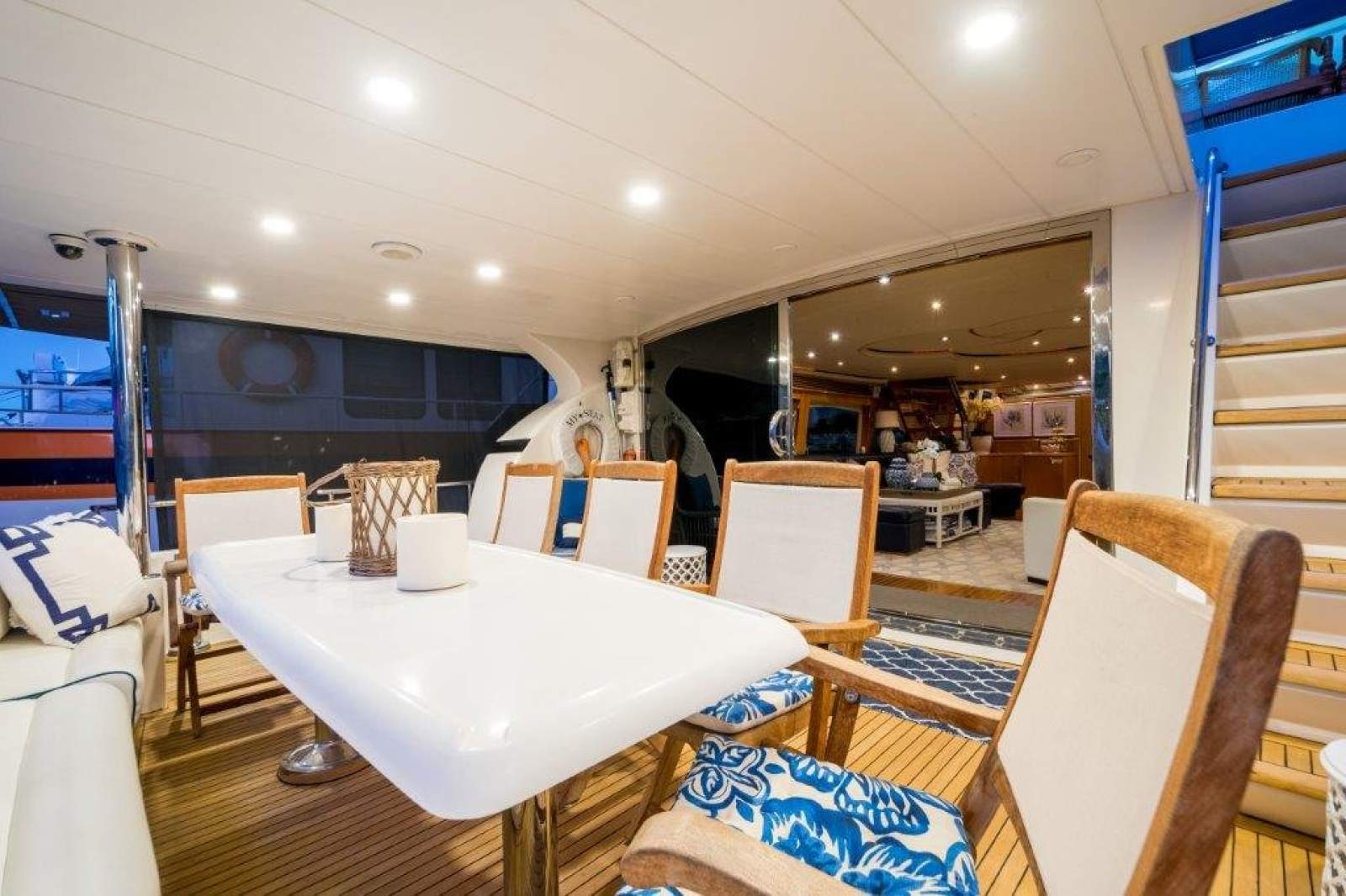 Monte Fino 86 Flybridge photo 6