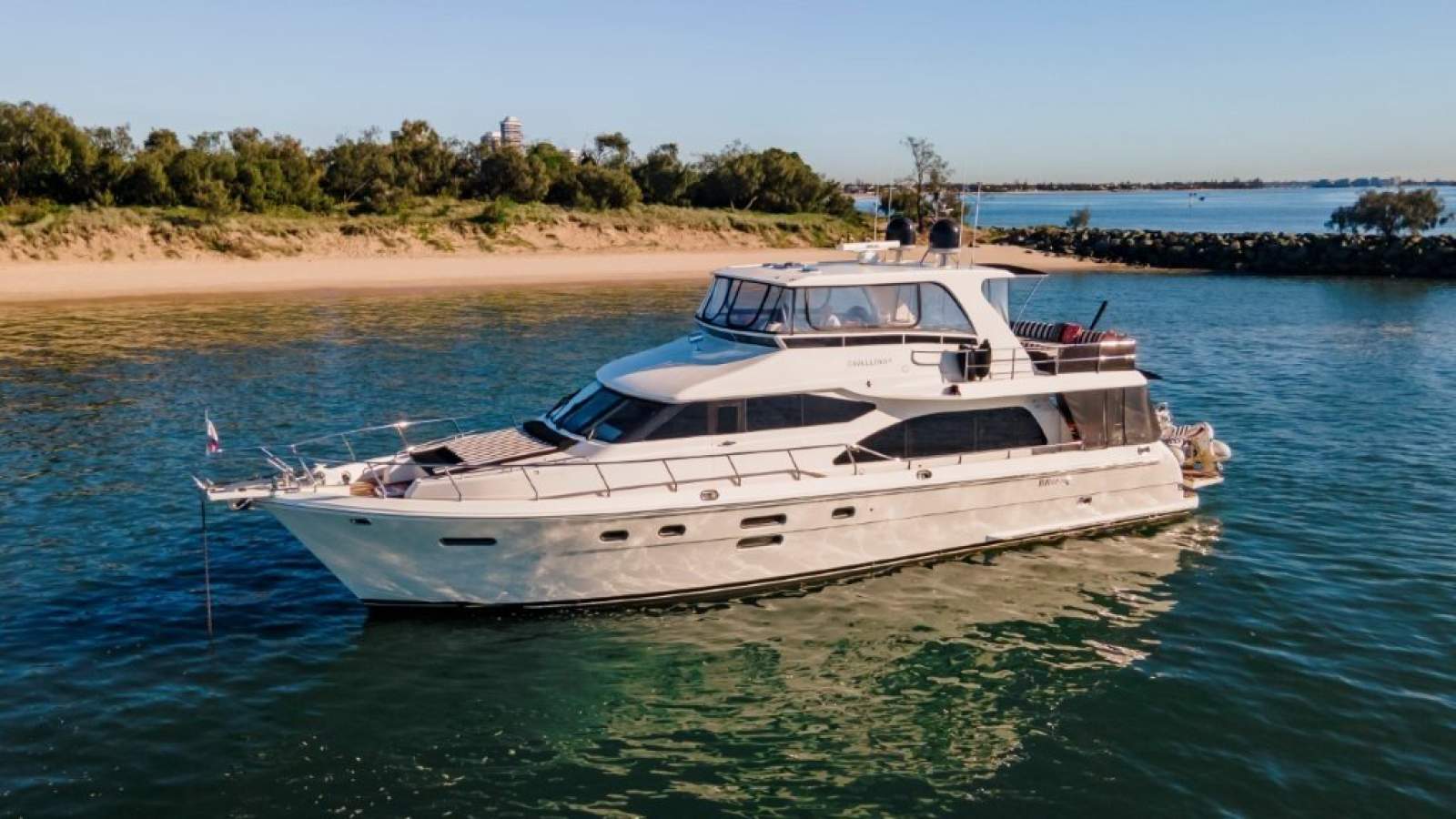 Hampton 680 Pilothouse Motor Yacht photo 7
