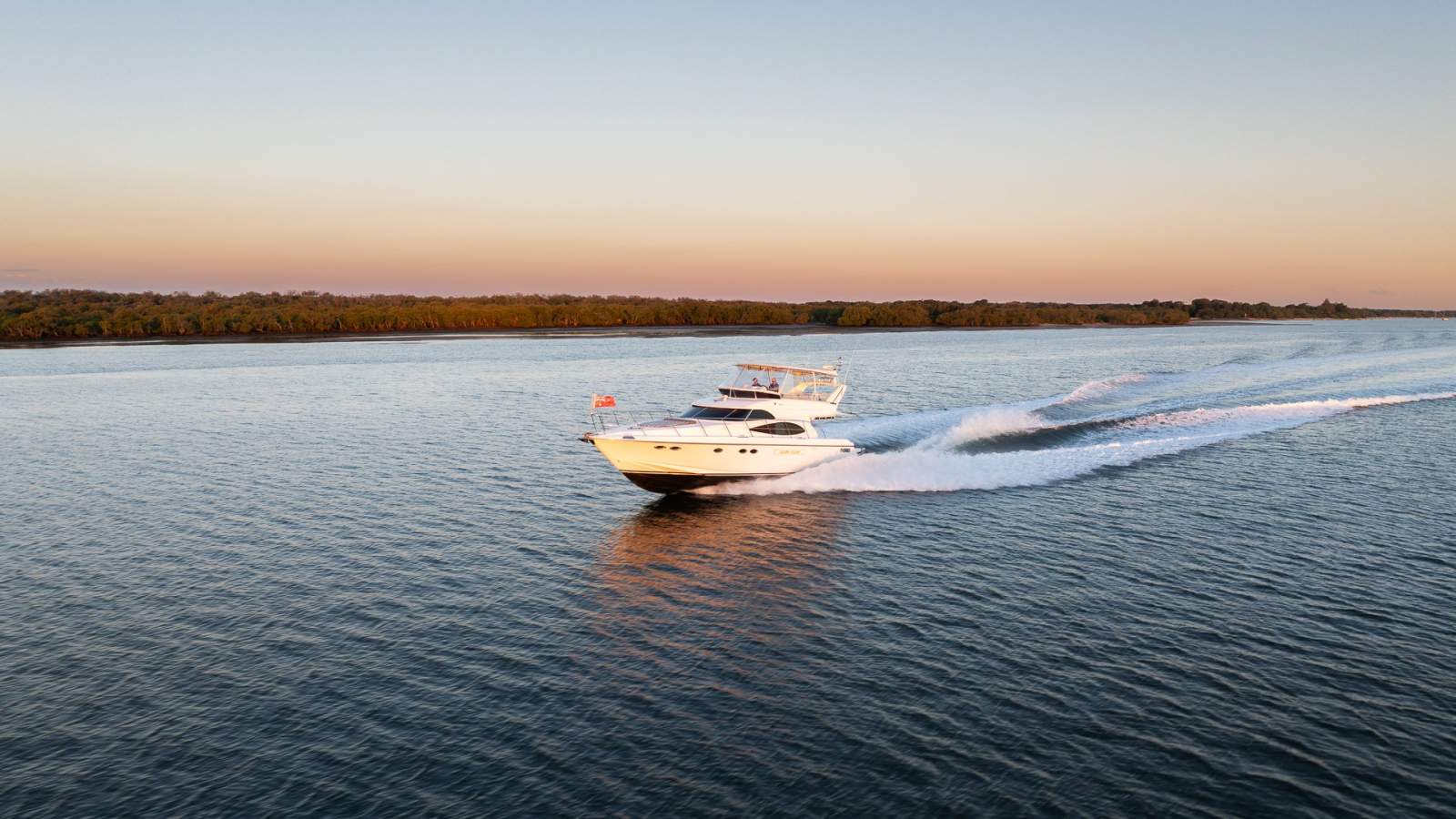 Dyna 51 Flybridge photo 8