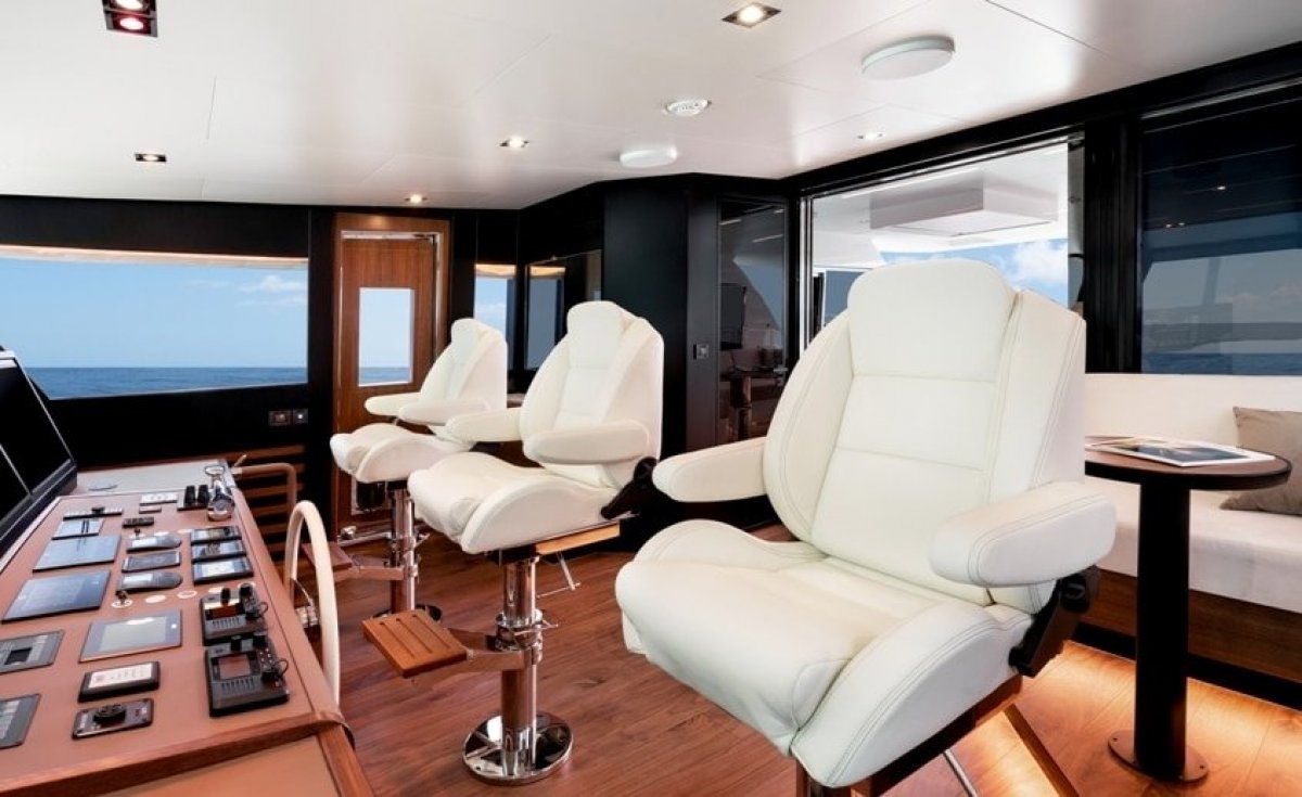 Horizon Yacht FD87 Skyline photo 10
